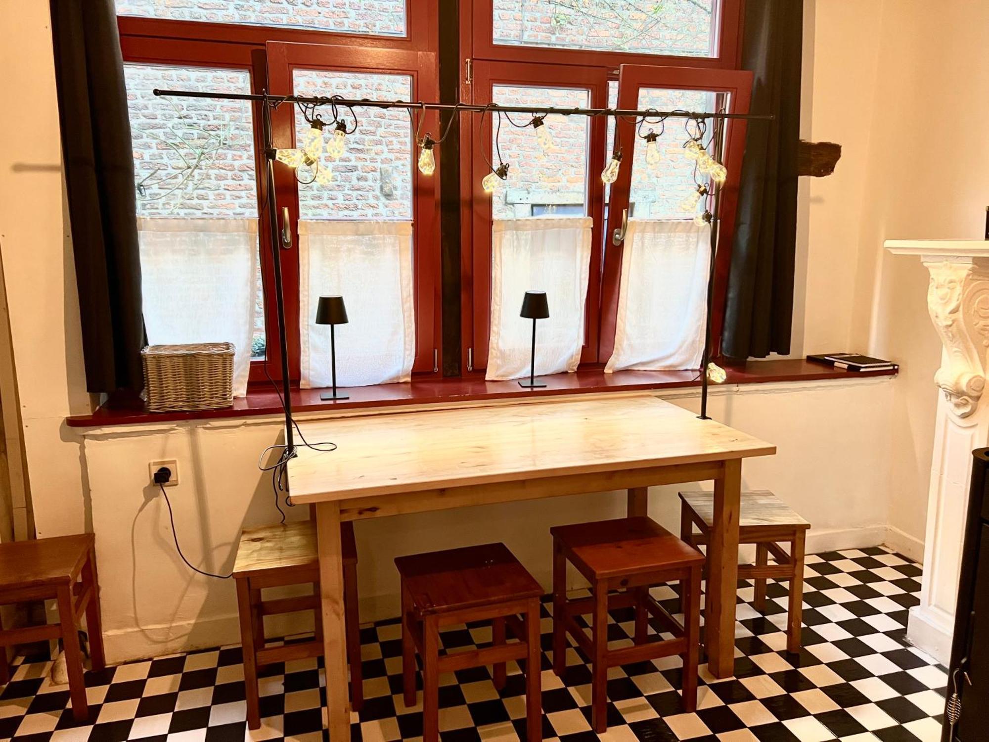 La Petite Maison De L'impasse